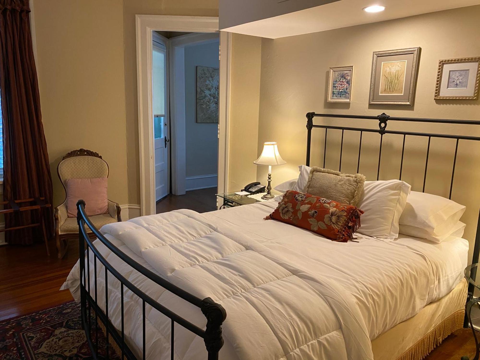 Inn At 835 Boutique Hotel Springfield Bagian luar foto